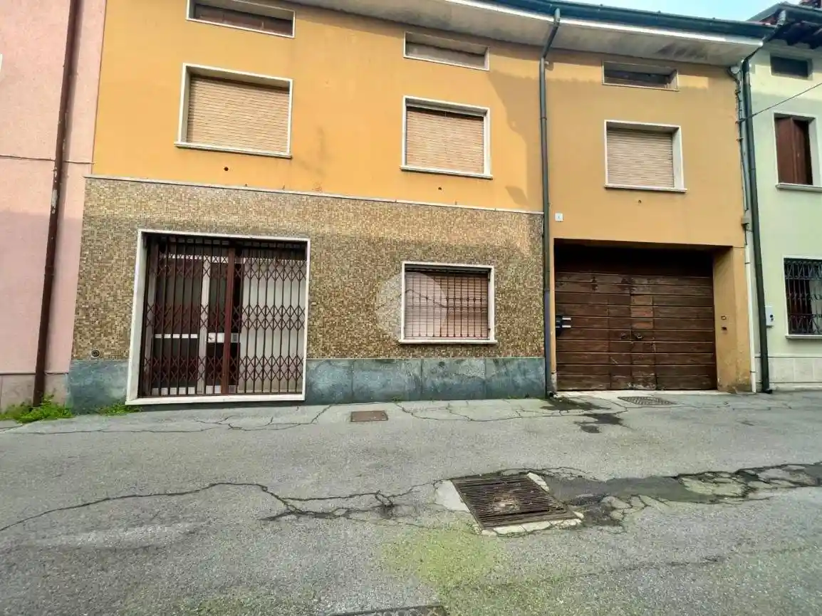 Casa indipendente in vendita a Borgo San Giacomo