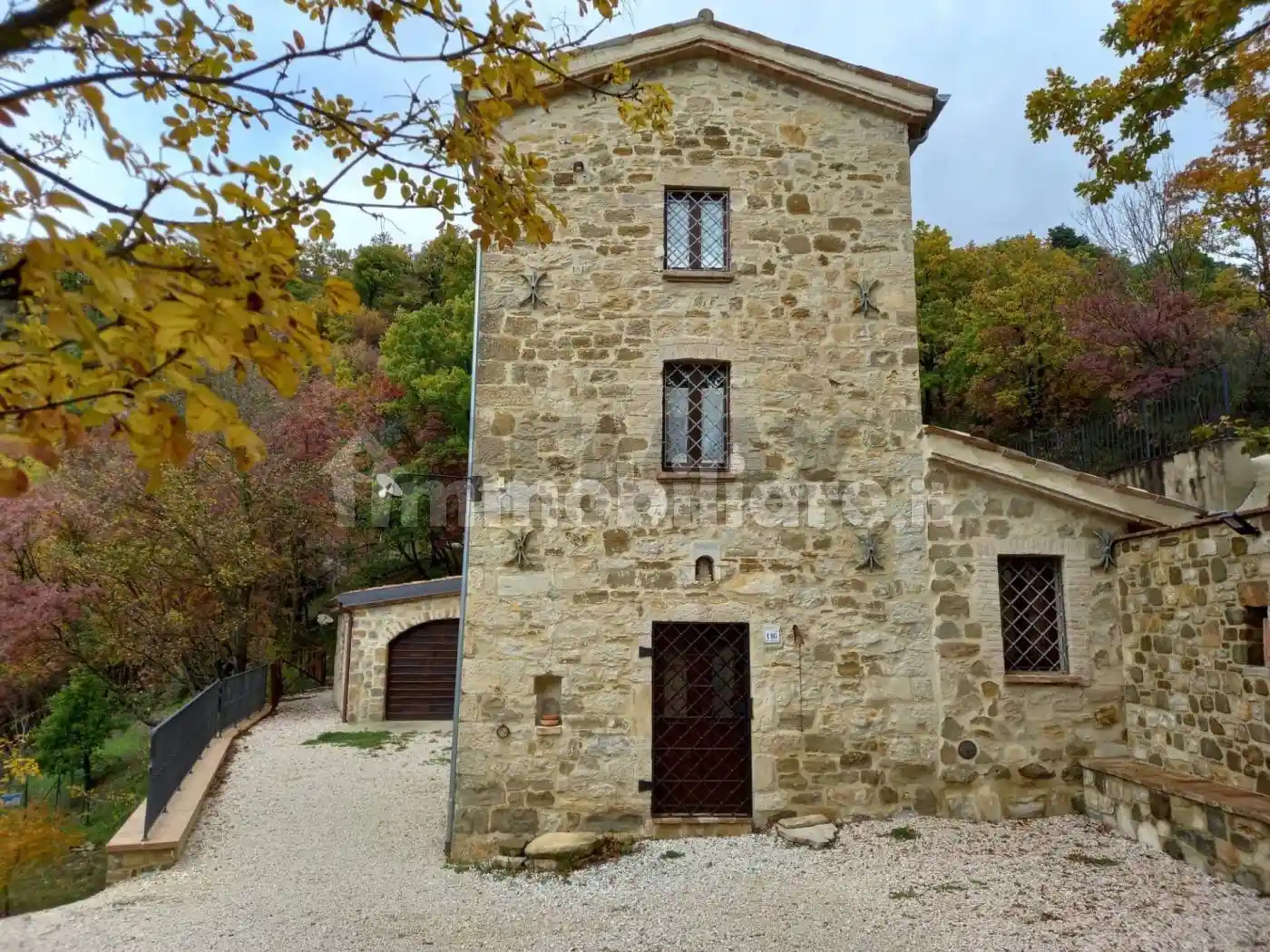 Rustico - Casale in vendita a Gualdo Tadino