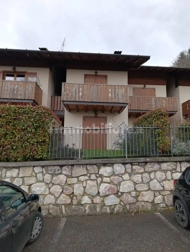 Appartamento in vendita a Costa Serina