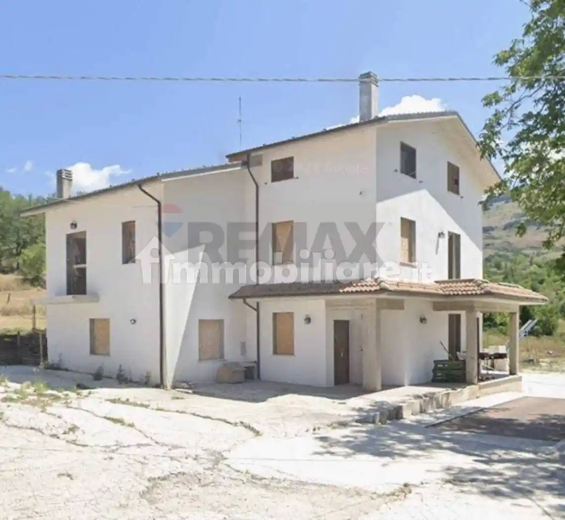 Villa in vendita a Caramanico Terme