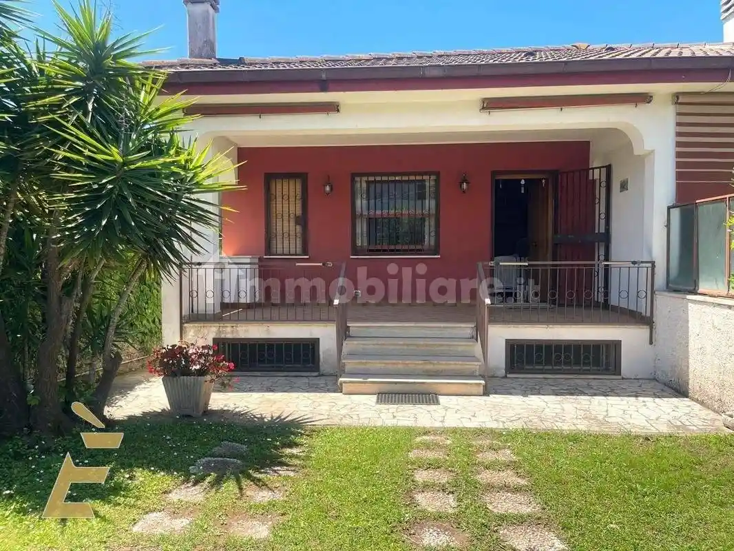 Villa in affitto a Ardea