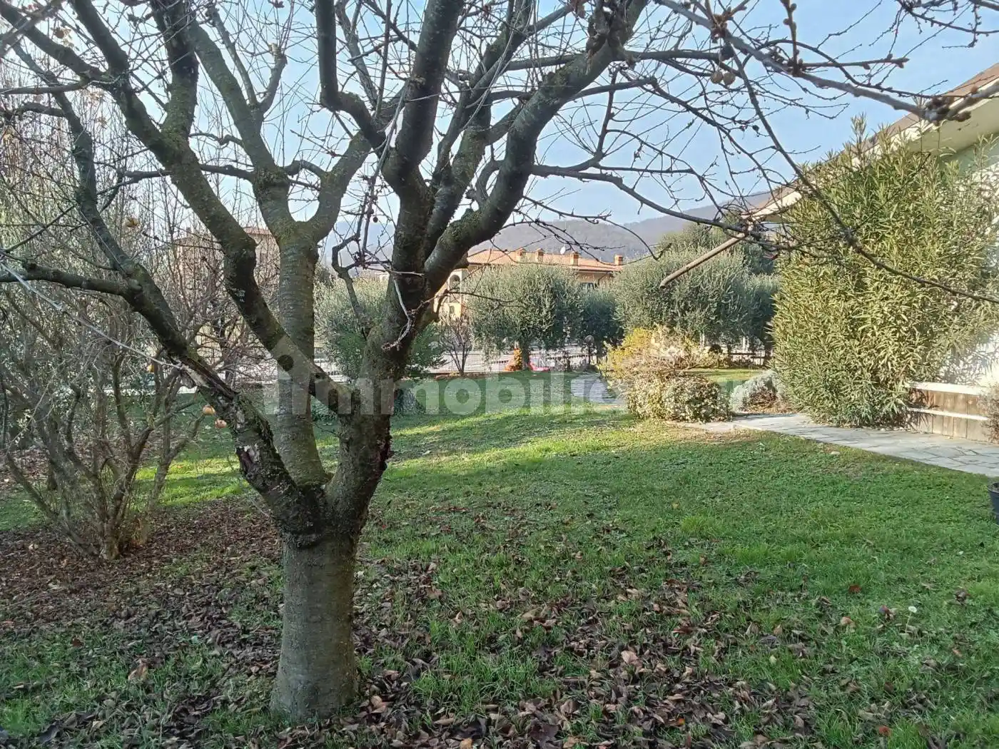 Villa in vendita a Monticelli Brusati