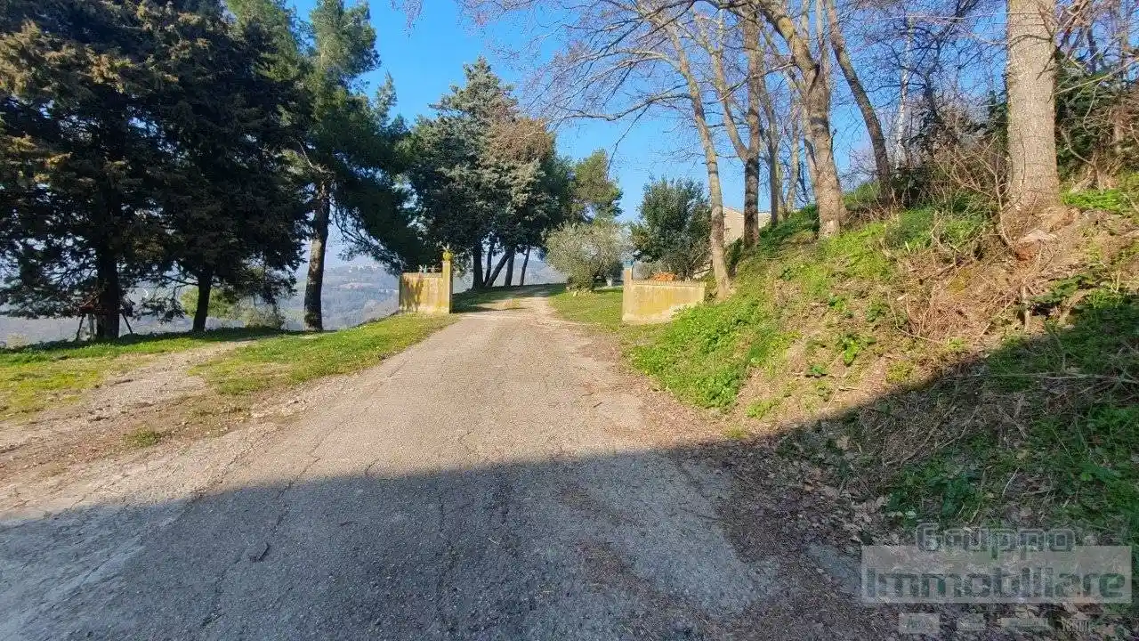 Rustico - Casale in vendita a Petriano