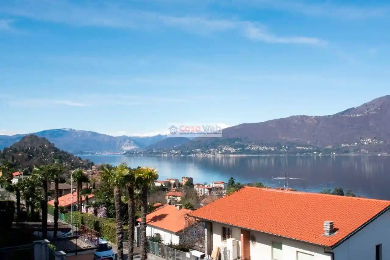 Villa in vendita a Porto Valtravaglia