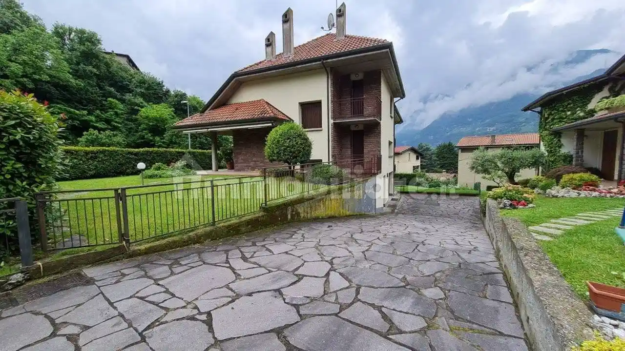 Villa in affitto a Esine
