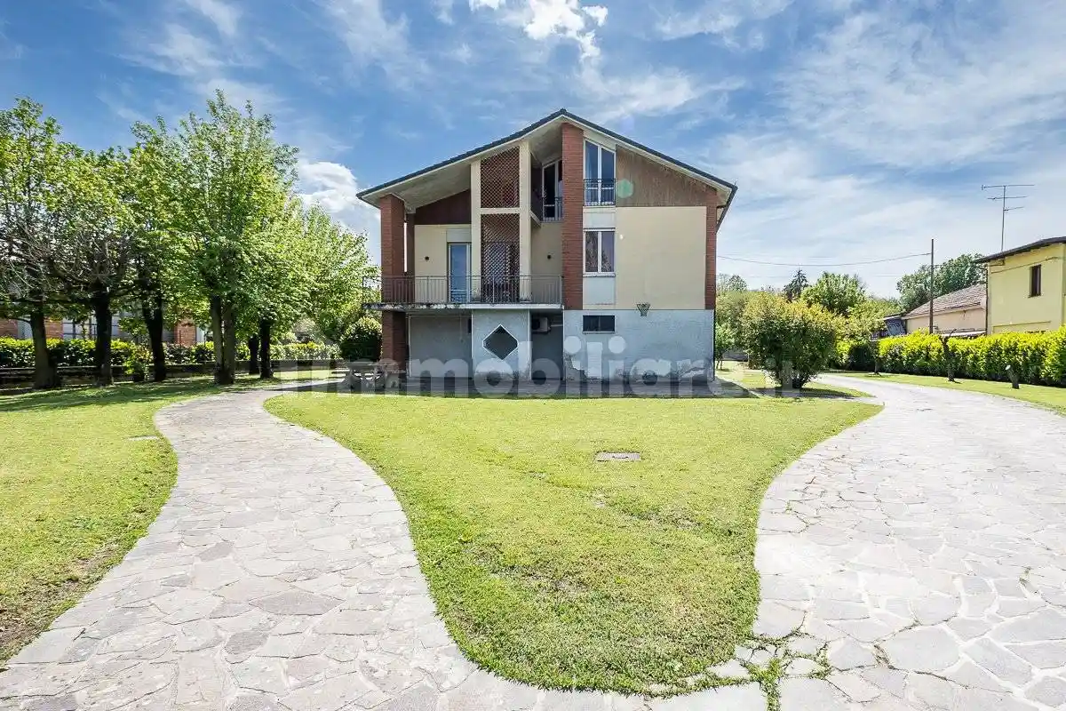 Villa in vendita a San Colombano al Lambro