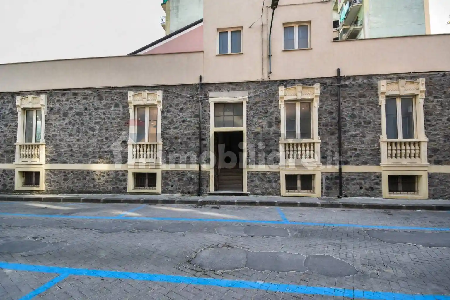 Casa indipendente in vendita a Adrano