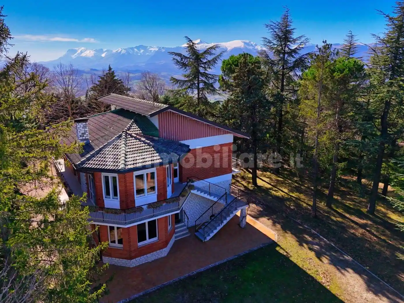 Villa in vendita a Gualdo