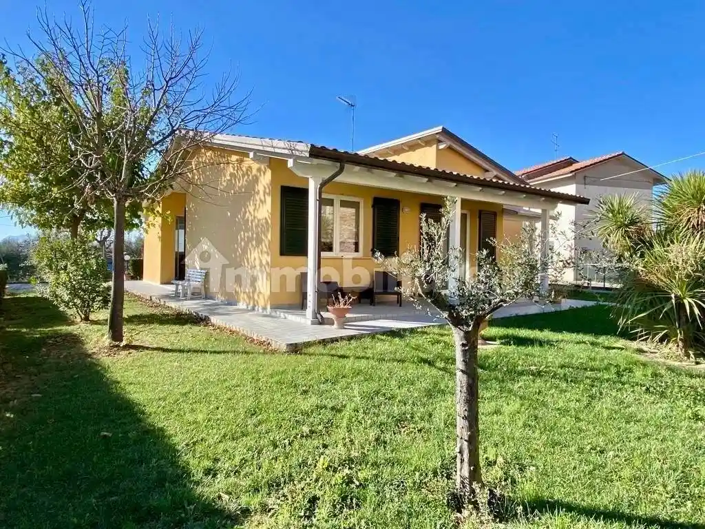 Villa in vendita a San Costanzo
