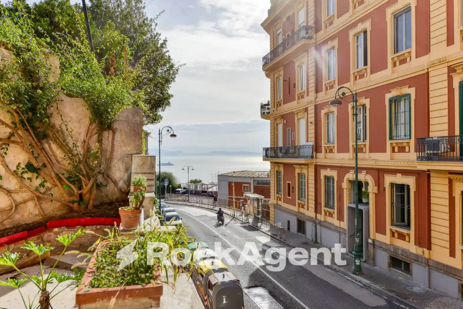 Appartamento in vendita a Napoli