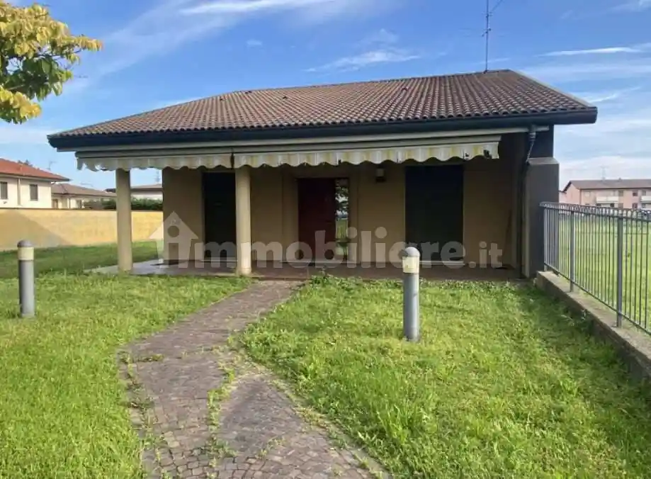 Villa in vendita a Mesero