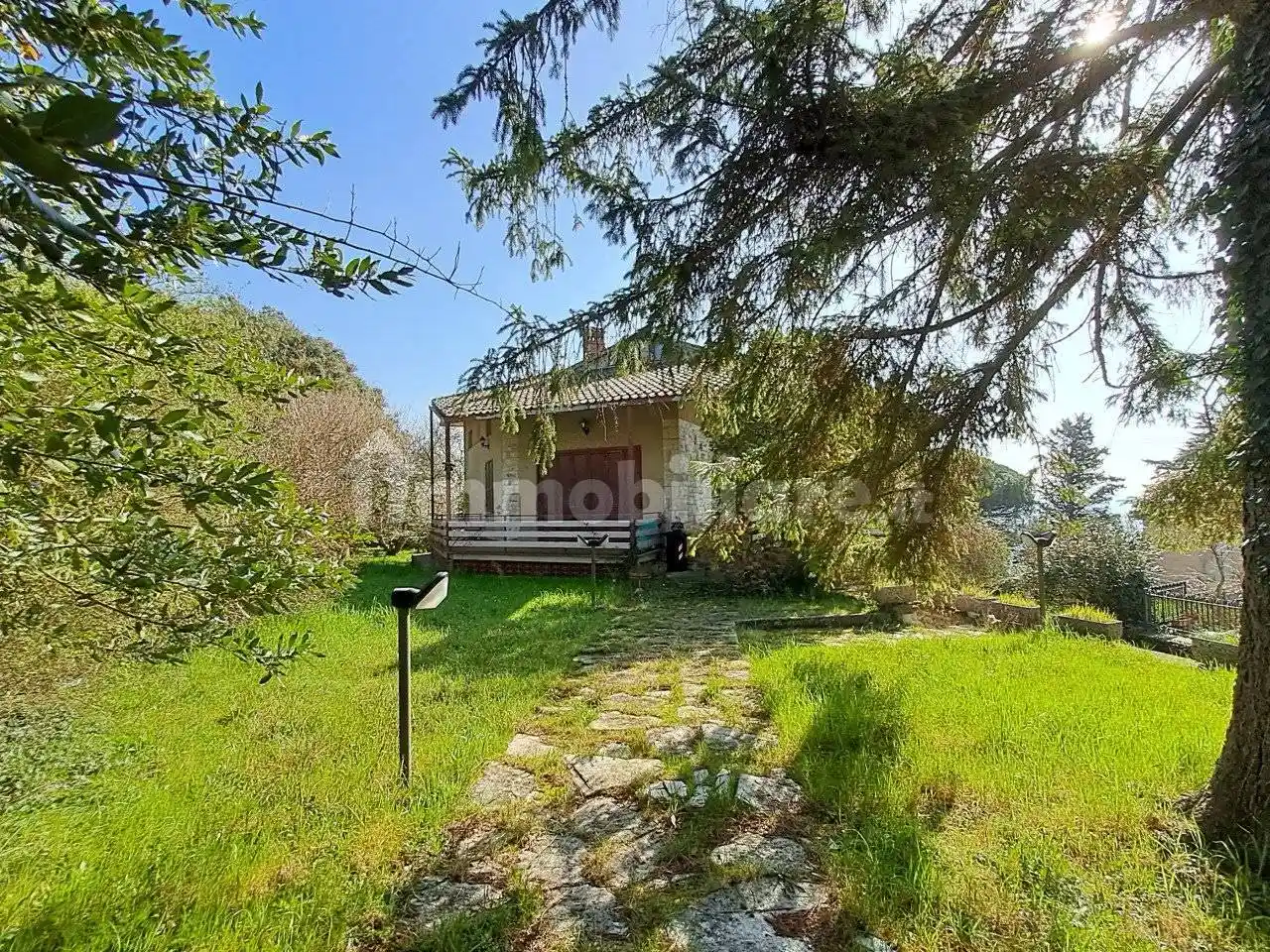 Villa in vendita a Passignano sul Trasimeno