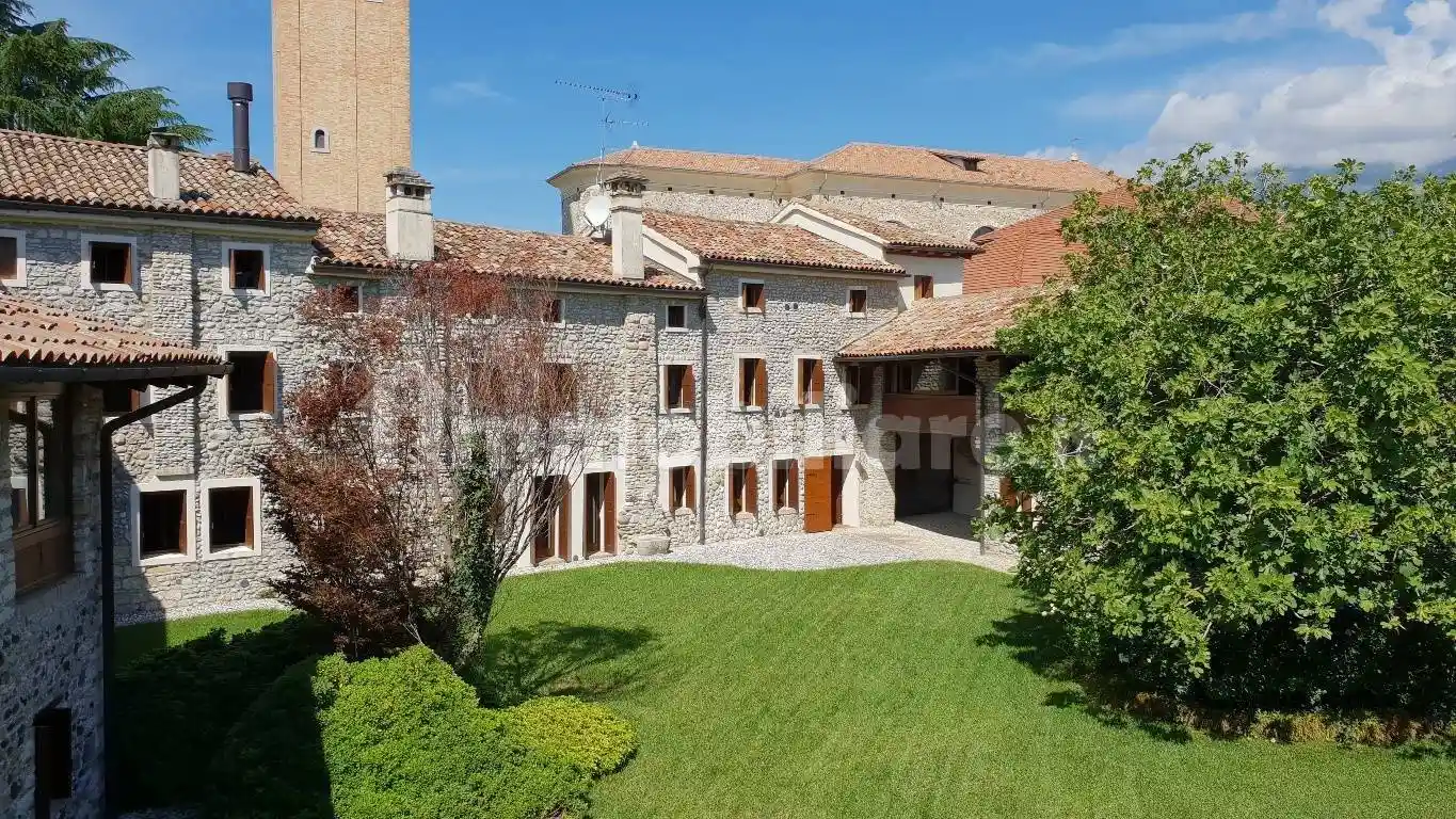 Villa in vendita a Valdobbiadene
