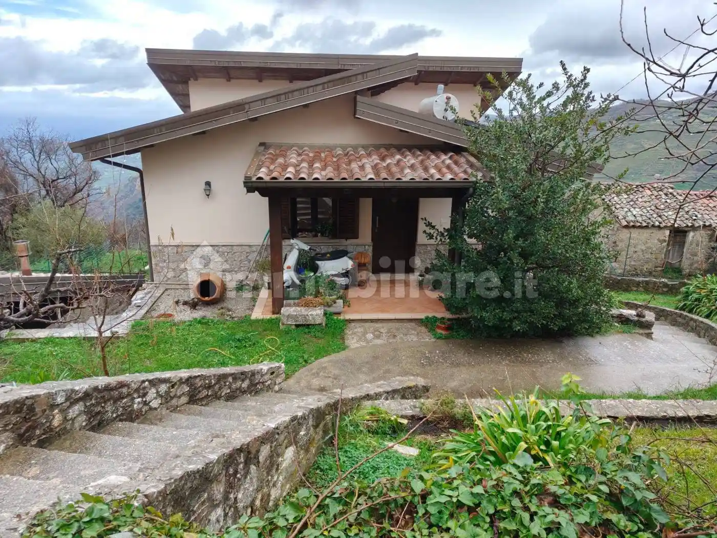 Villa in vendita a Longi