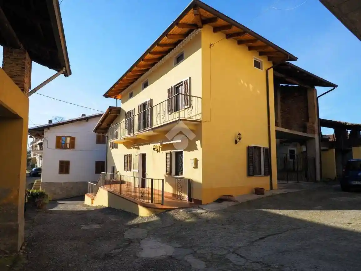 Casa indipendente in vendita a Roasio