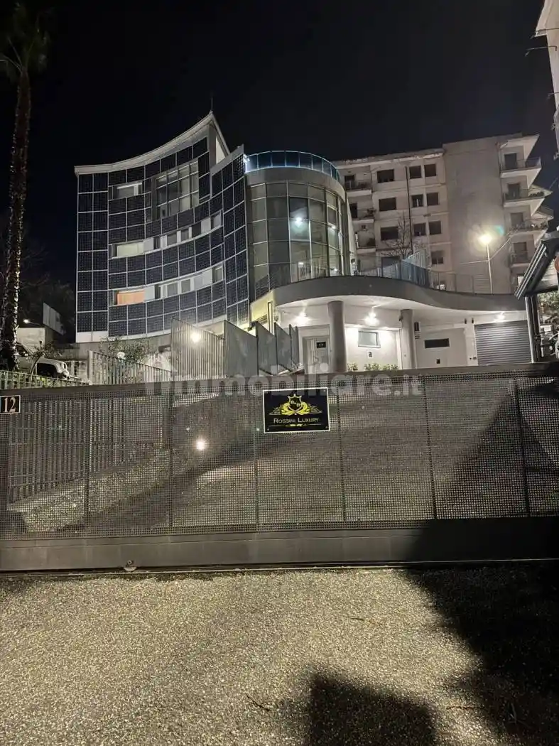 Palazzo - Edificio in vendita a Cosenza