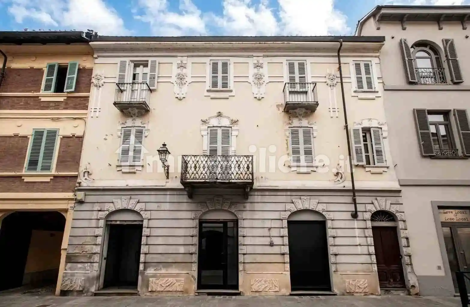 Palazzo - Edificio in vendita a Bra