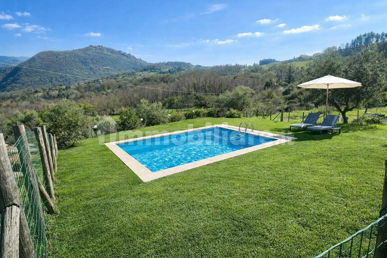 Casa indipendente in vendita a Lucca