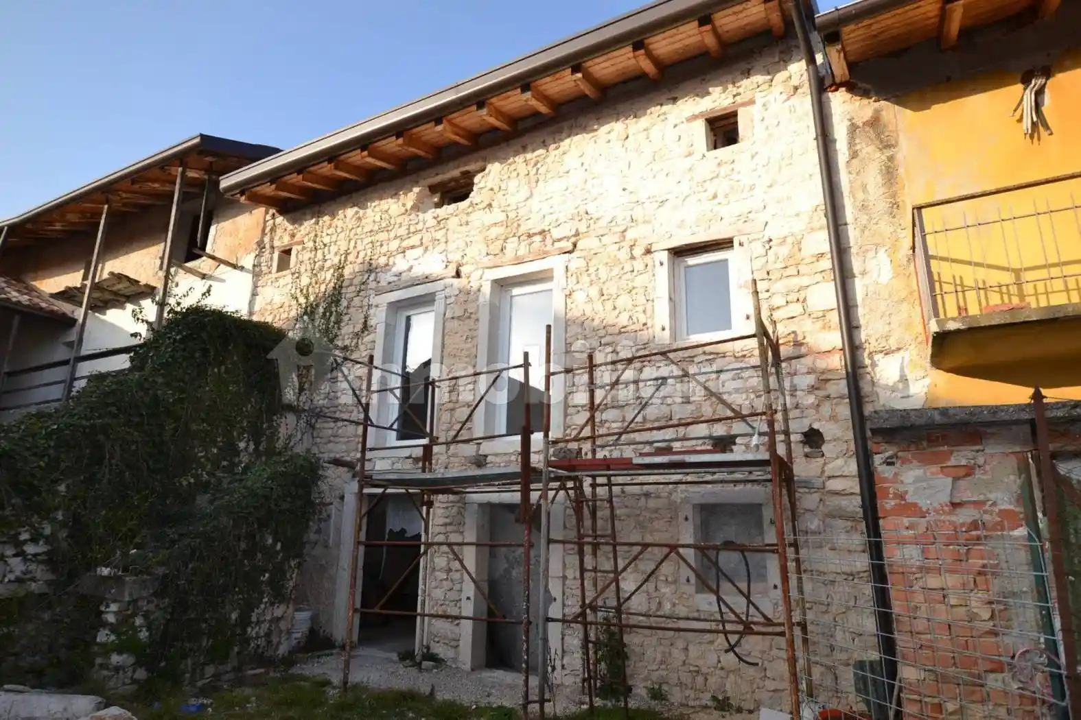 Rustico - Casale in vendita a Aviano