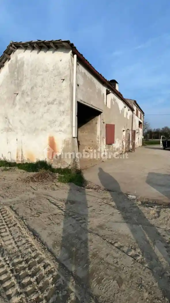 Rustico - Casale in vendita a Bondeno