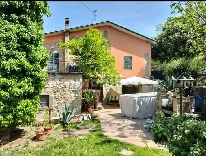 Casa indipendente in vendita a Fivizzano