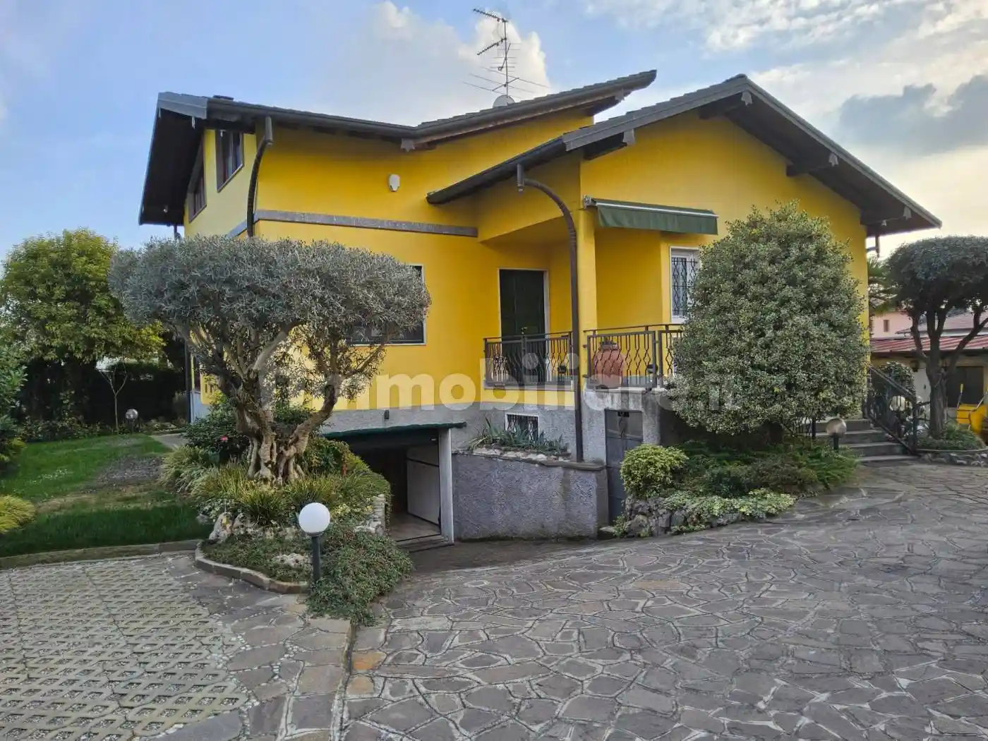 Villa in vendita a Fagnano Olona