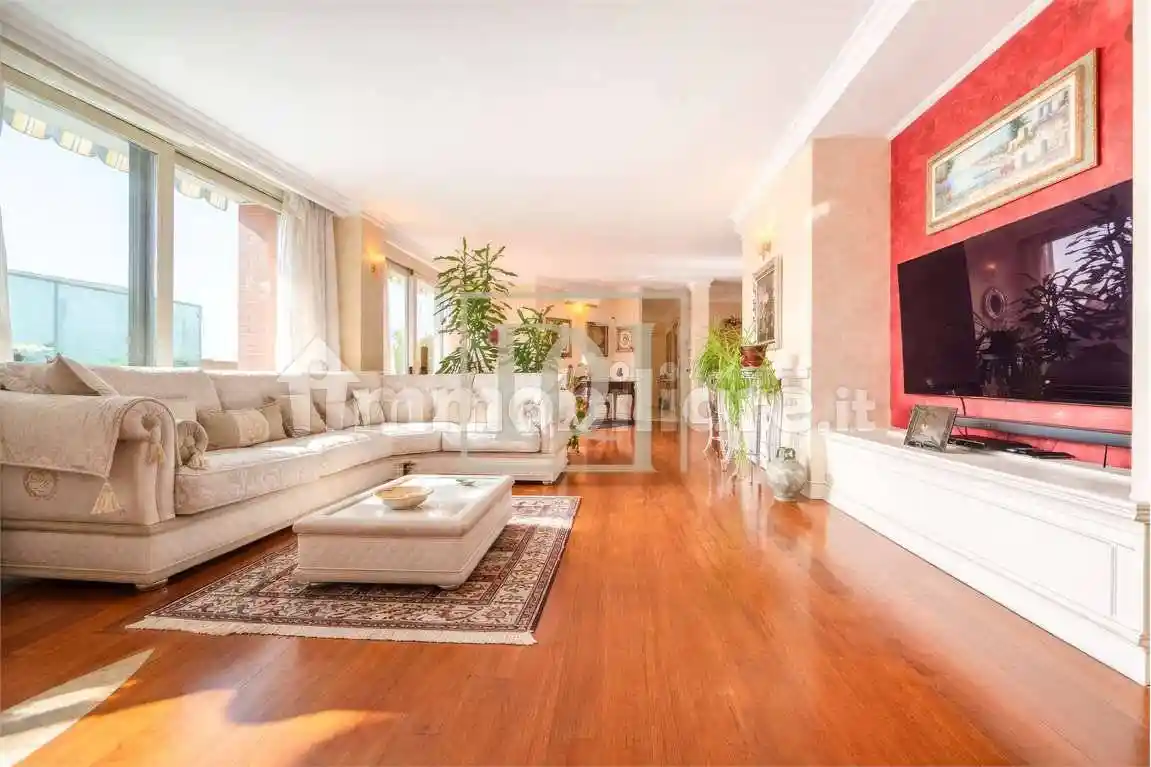 Appartamento in vendita a Rho