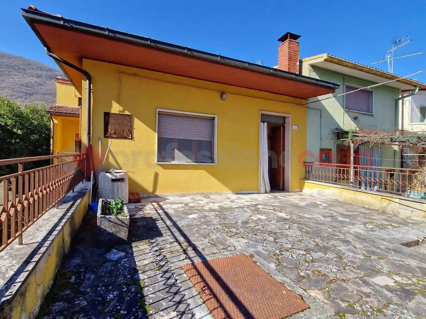 Casa indipendente in vendita a Tornimparte