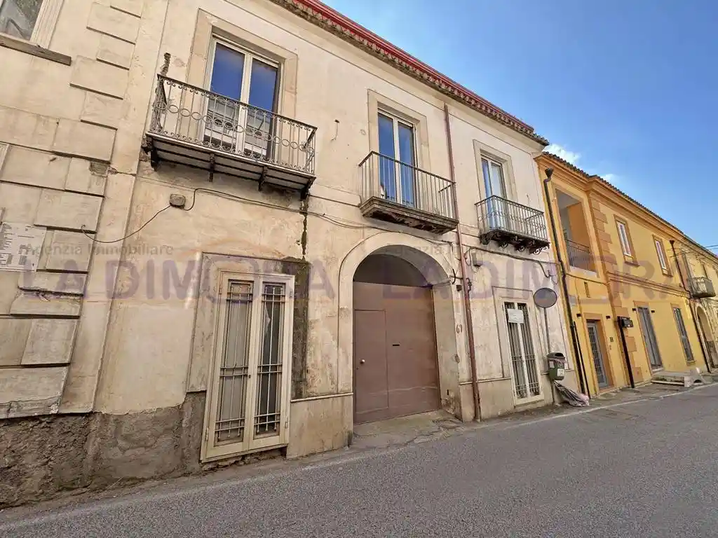 Palazzo - Edificio in vendita a Caserta