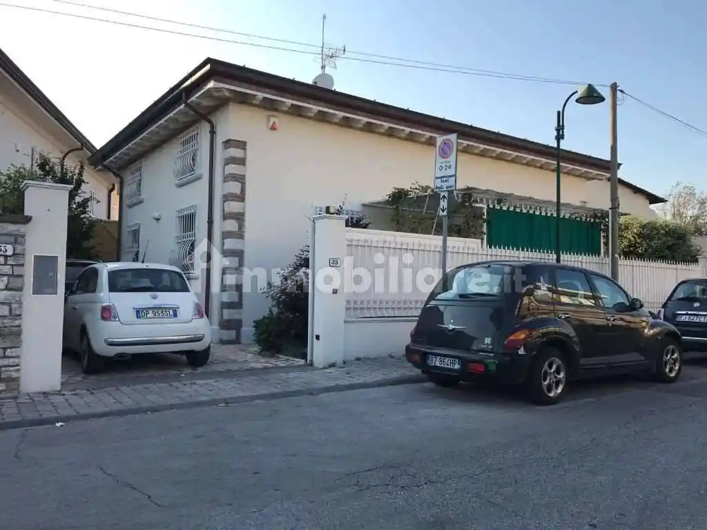 Villa in vendita a Forte dei Marmi