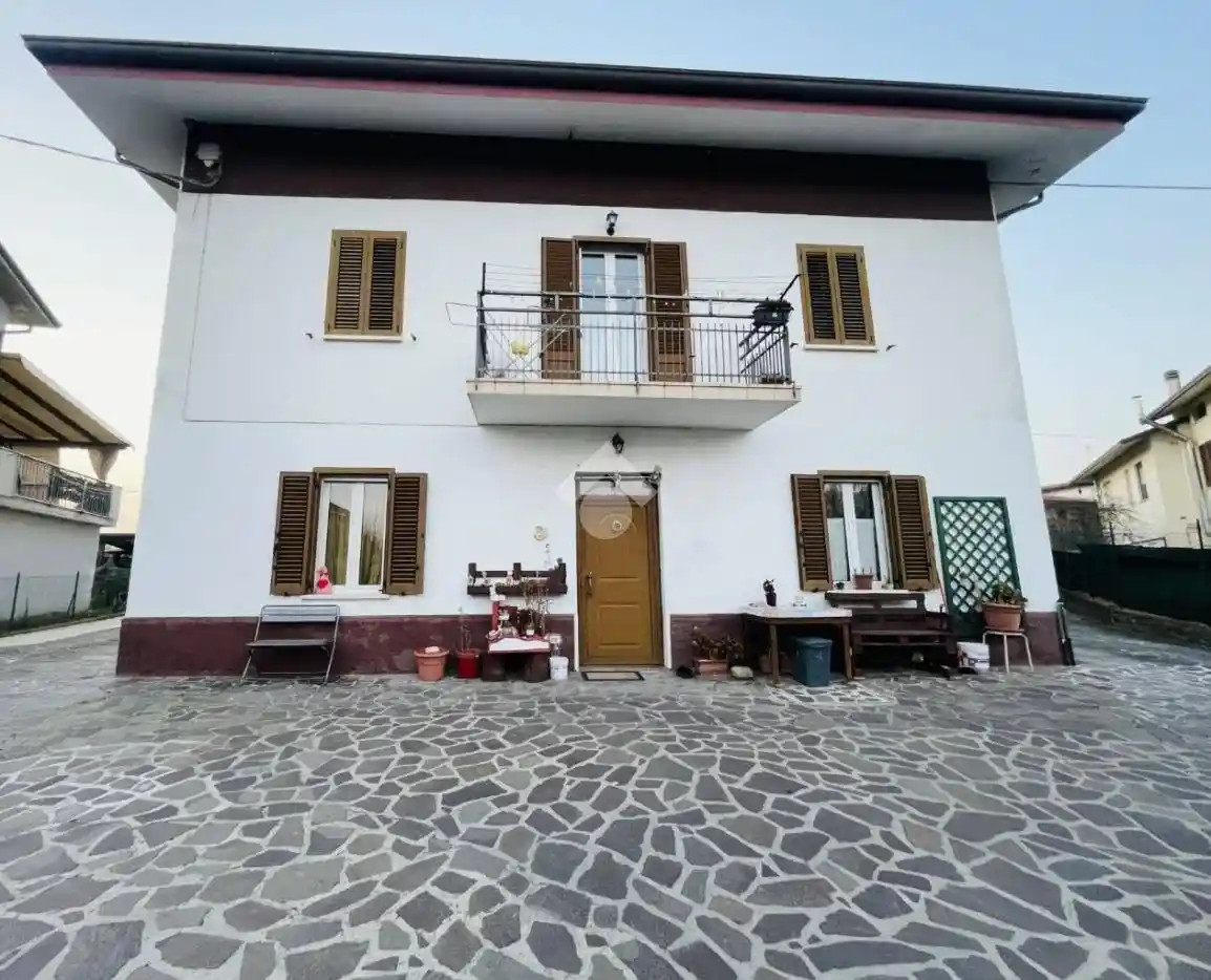 Appartamento in vendita a Montecalvo in Foglia