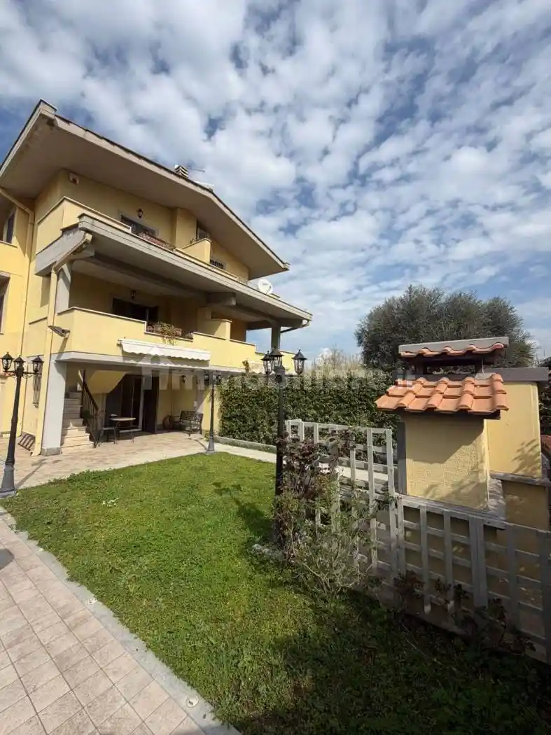 Villa in vendita a Fiumicino