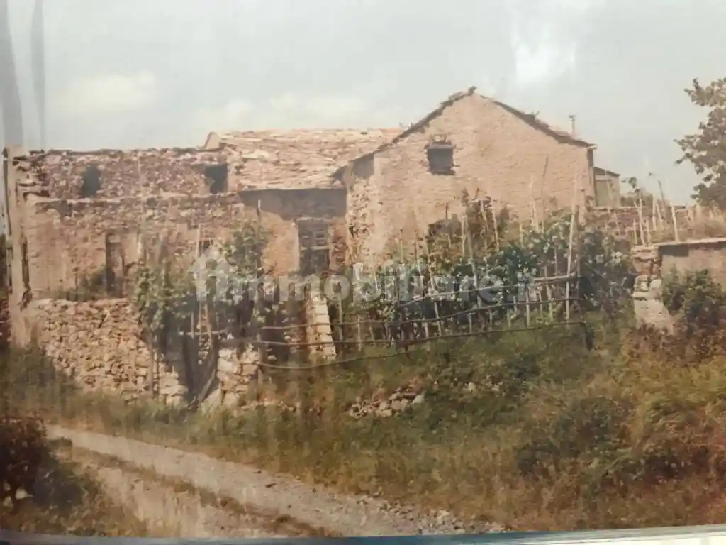 Rustico - Casale in vendita a Maissana