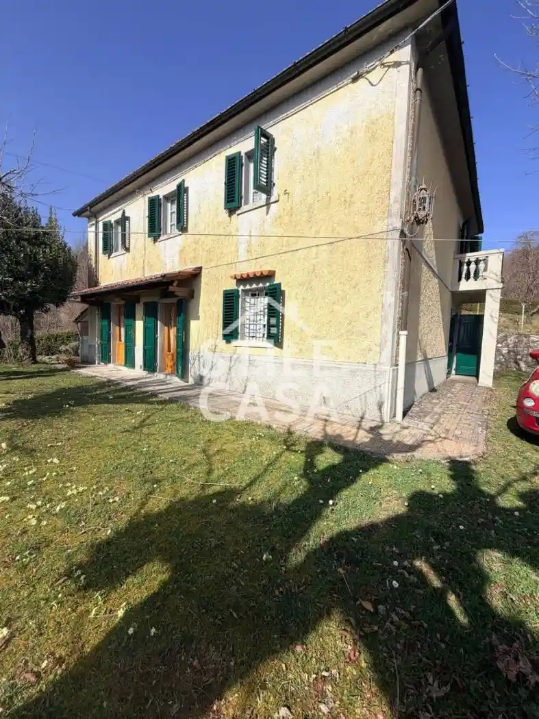 Casa indipendente in vendita a Pistoia