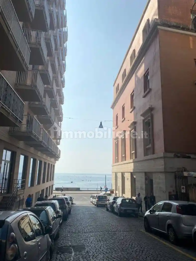 Appartamento in affitto a Napoli