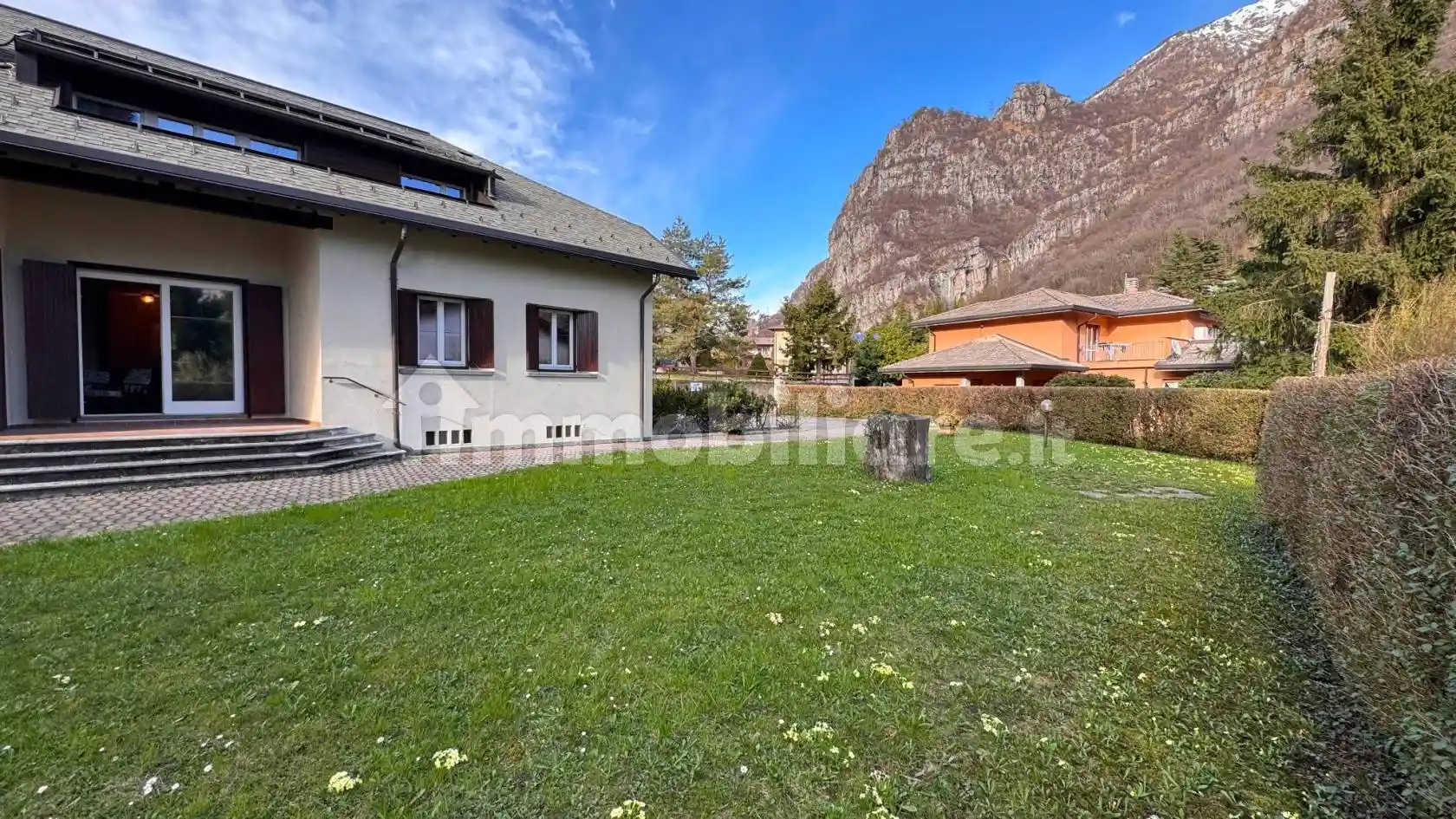 Appartamento in vendita a Ballabio