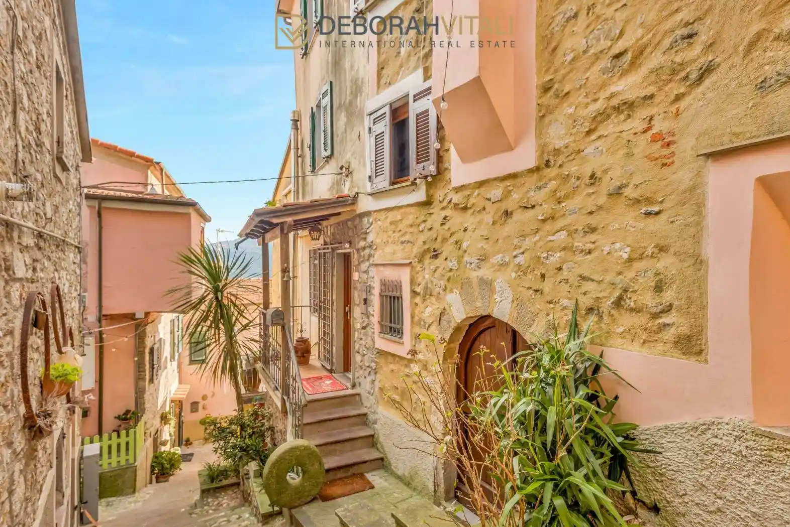 Appartamento in vendita a Vezzano Ligure