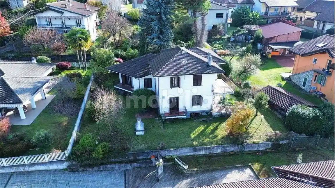 Villa in vendita a Taino