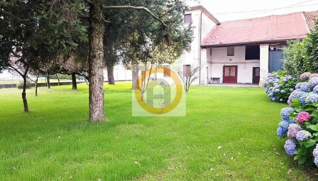 Rustico - Casale in vendita a Rosà