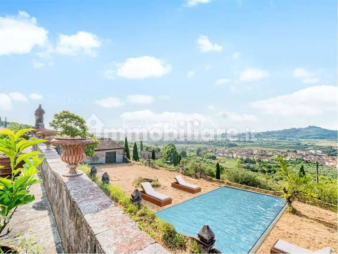 Casa indipendente in vendita a Poggio a Caiano