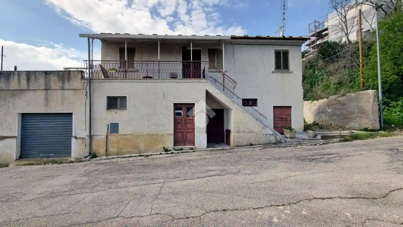 Rustico - Casale in vendita a Monsampolo del Tronto