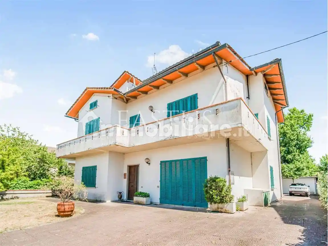 Villa in vendita a Quarrata