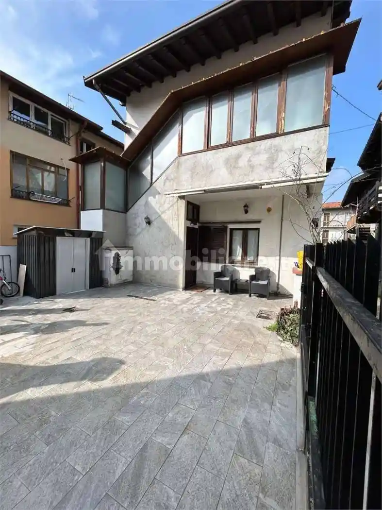 Casa indipendente in vendita a Casorate Sempione