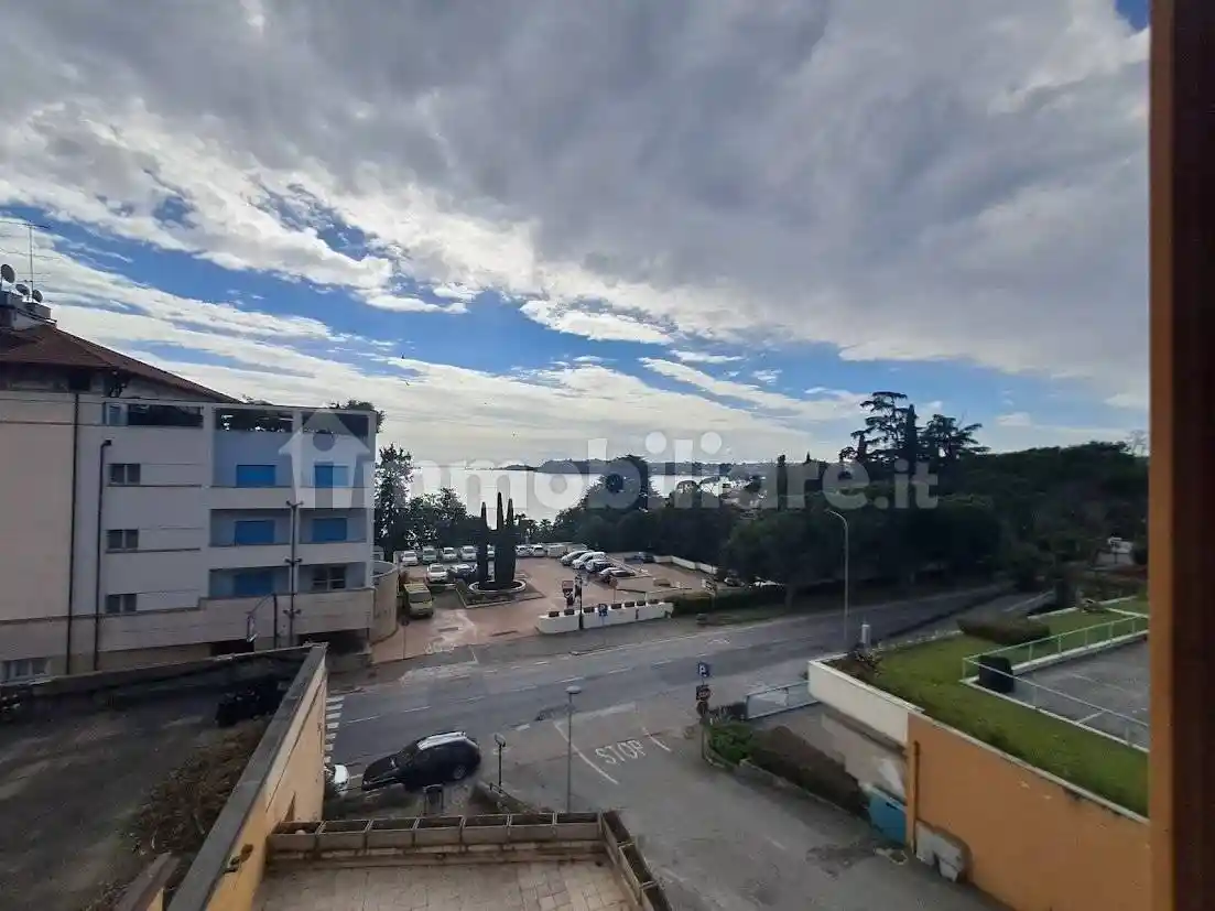 Appartamento in vendita a Gardone Riviera
