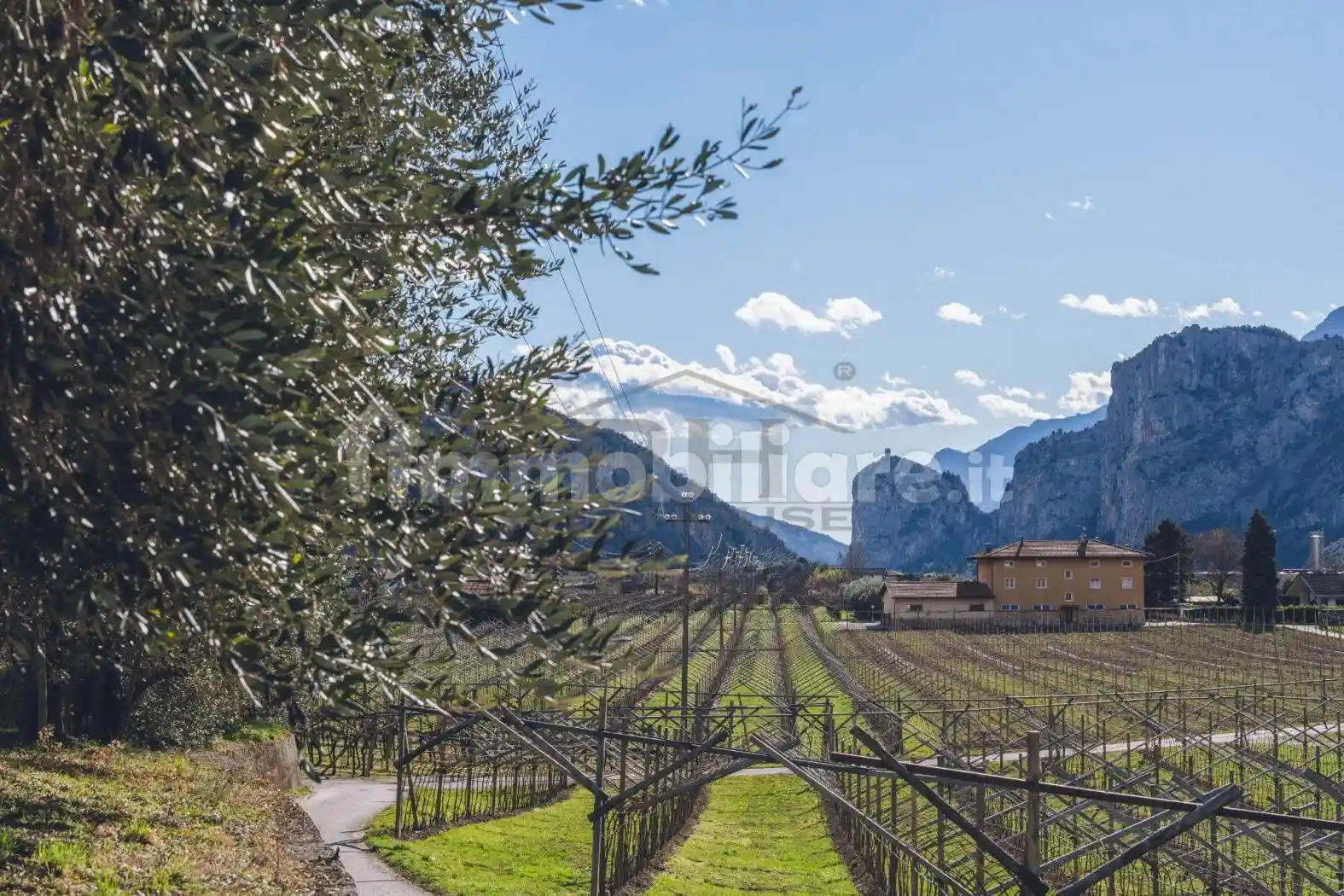 Rustico - Casale in vendita a Dro