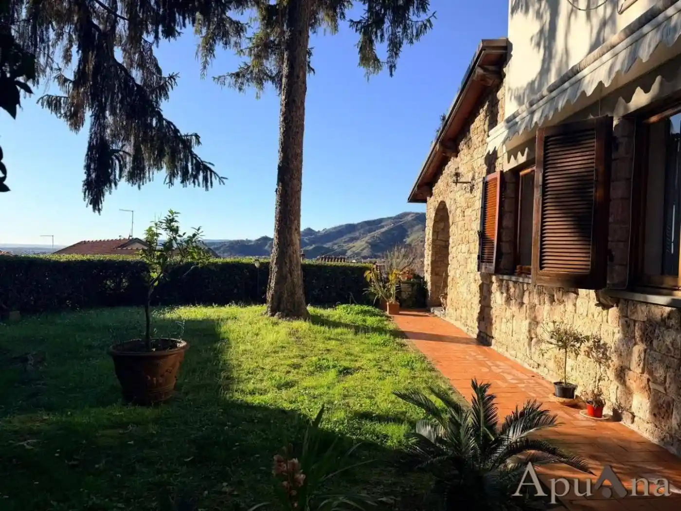 Villetta a schiera in vendita a Massa