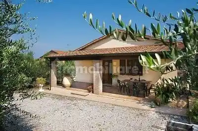 Villa in vendita a Cecina