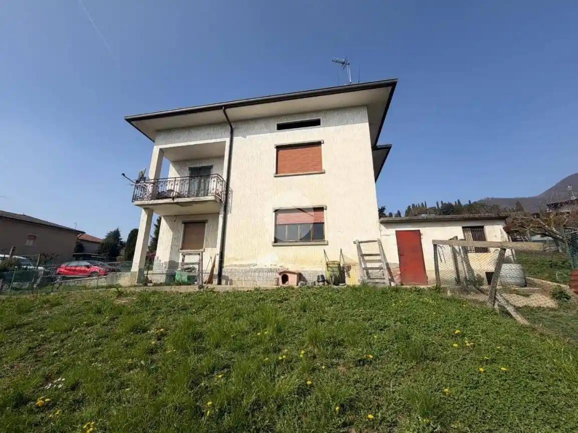 Villa in vendita a Cenate Sopra