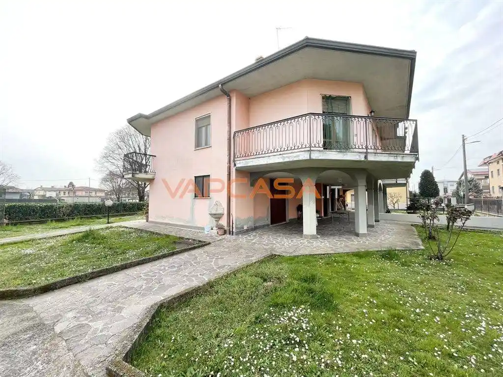 Appartamento in vendita a Morengo