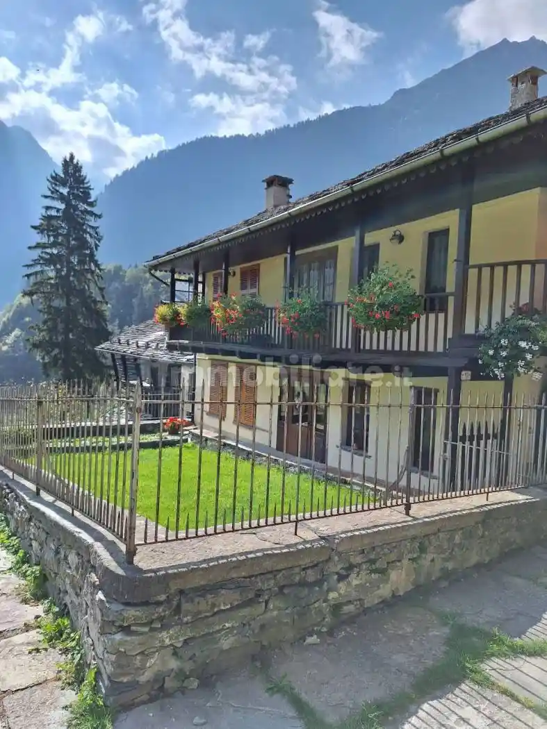 Casa indipendente in affitto a Alagna Valsesia